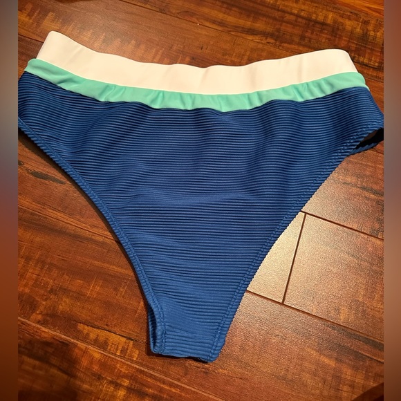 Cupshe Colorblock Bralette & Banded High Waist Bikini Set - Picture 4 of 7